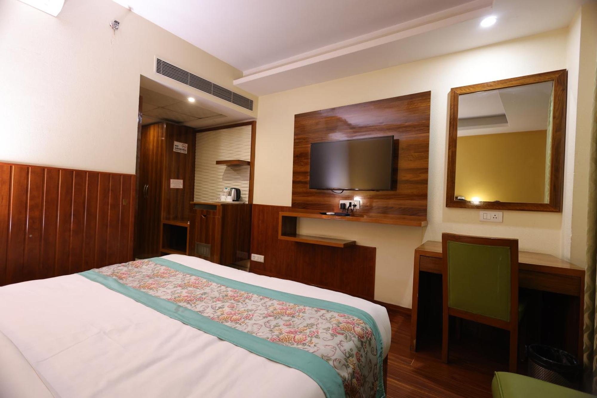 Airport Hotel Ramhan Palace Mahipalpur Nova Deli Exterior foto