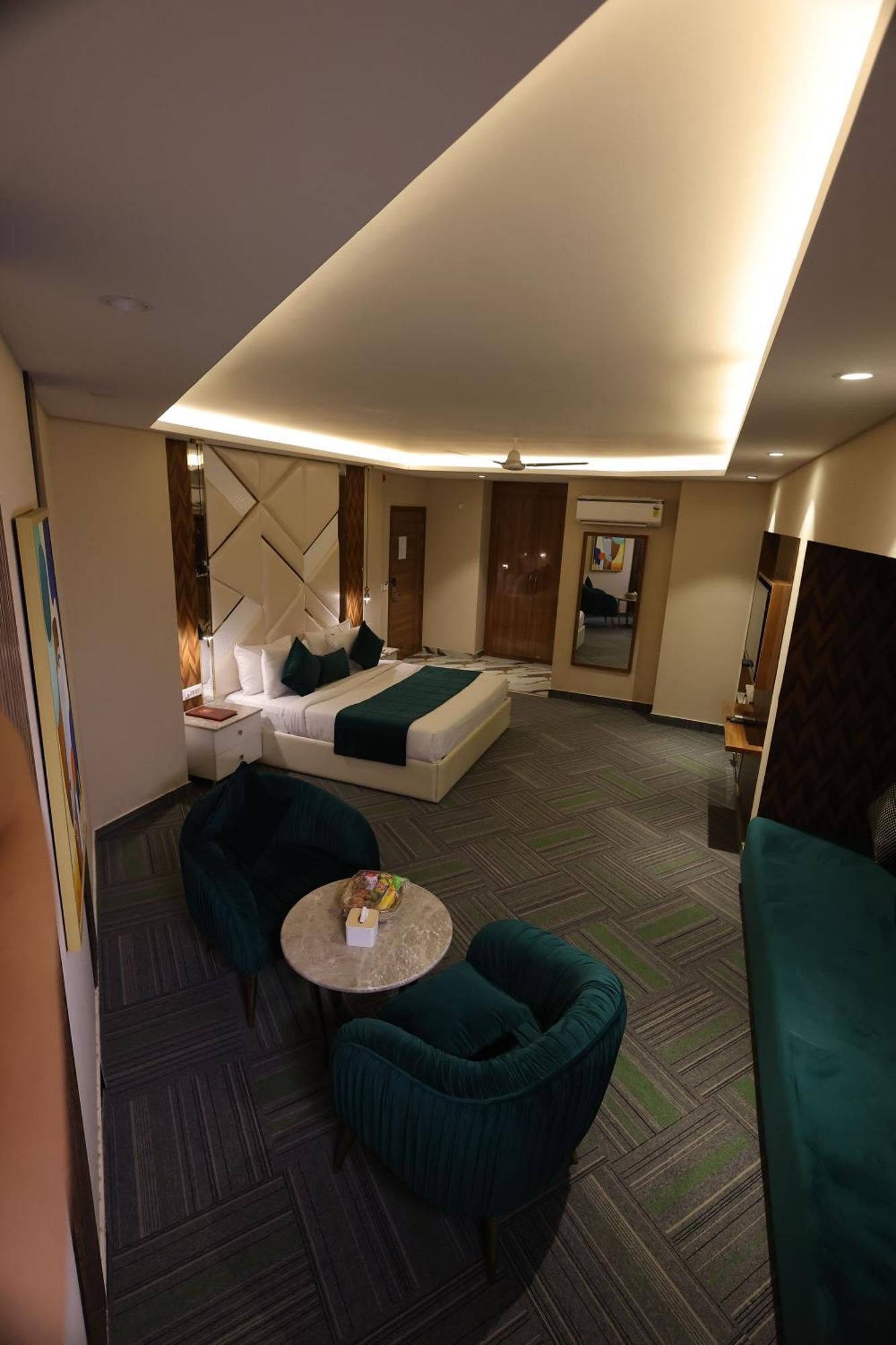 Airport Hotel Ramhan Palace Mahipalpur Nova Deli Exterior foto