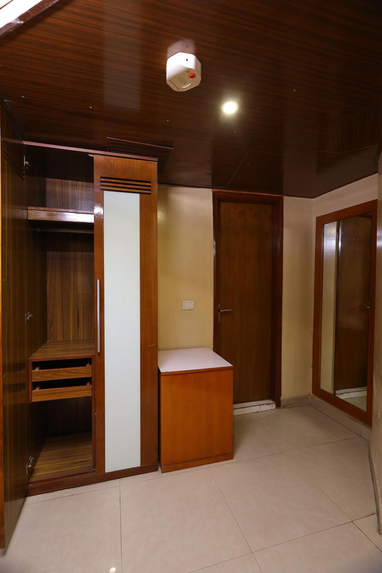 Airport Hotel Ramhan Palace Mahipalpur Nova Deli Exterior foto