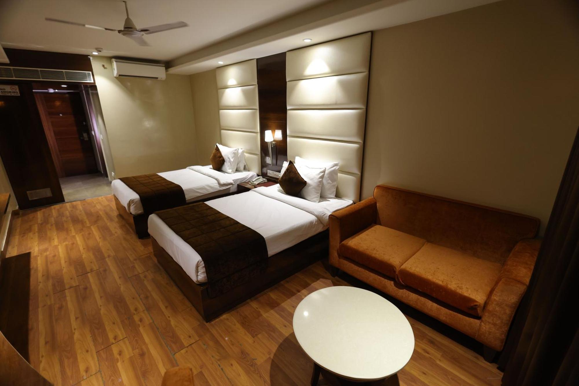 Airport Hotel Ramhan Palace Mahipalpur Nova Deli Exterior foto