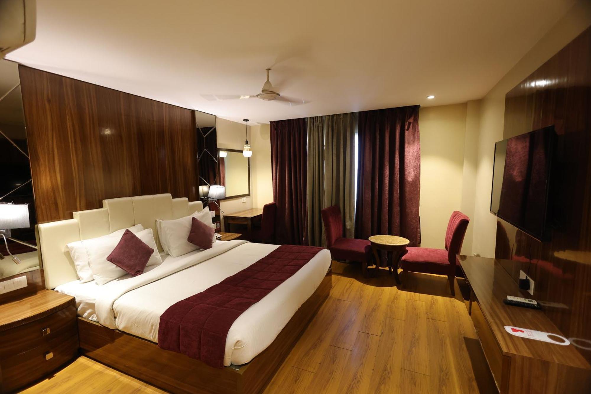 Airport Hotel Ramhan Palace Mahipalpur Nova Deli Exterior foto
