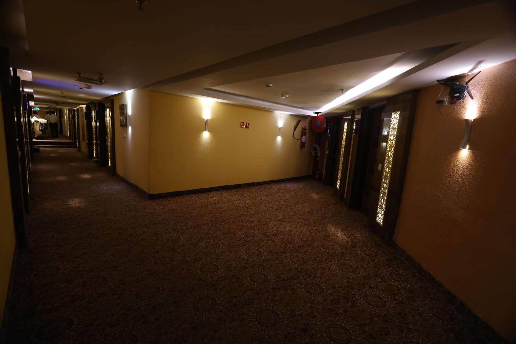 Airport Hotel Ramhan Palace Mahipalpur Nova Deli Exterior foto