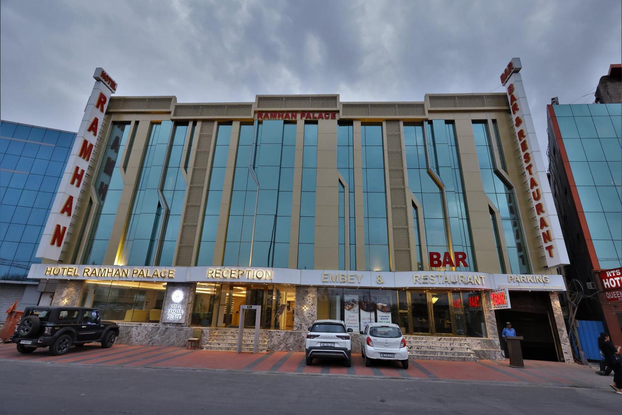 Airport Hotel Ramhan Palace Mahipalpur Nova Deli Exterior foto